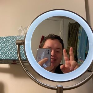 Meet your Posher, Connor